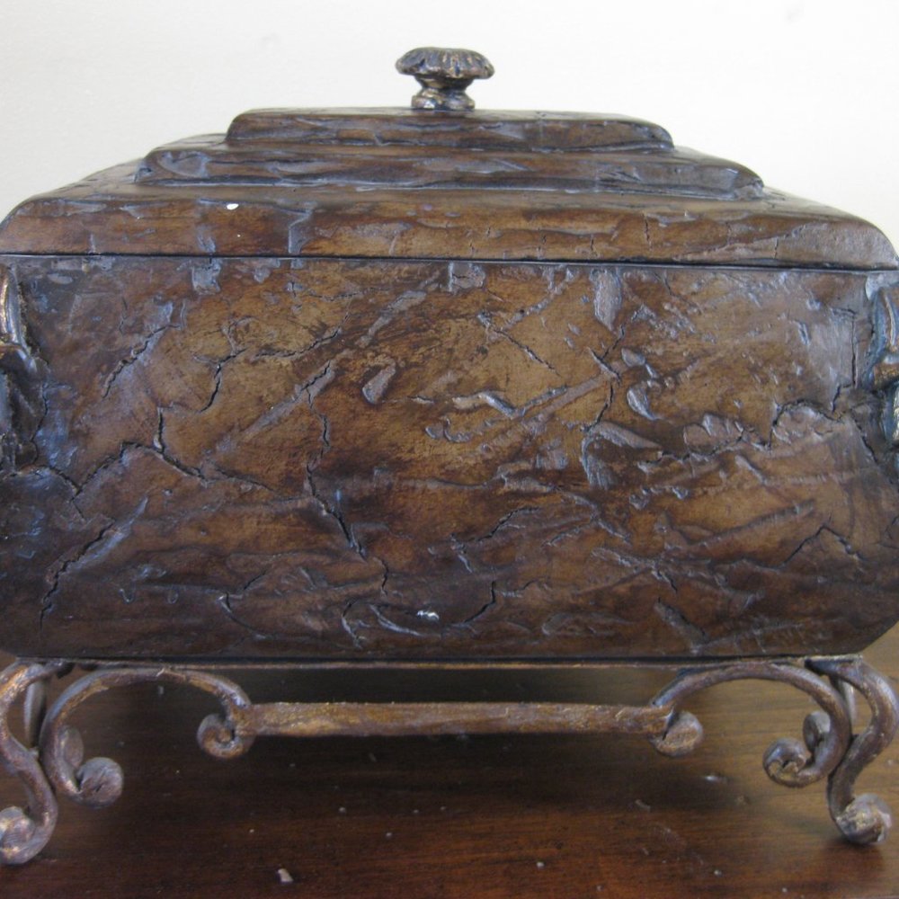 Decorative Box on stand - Picture 3 of 7
